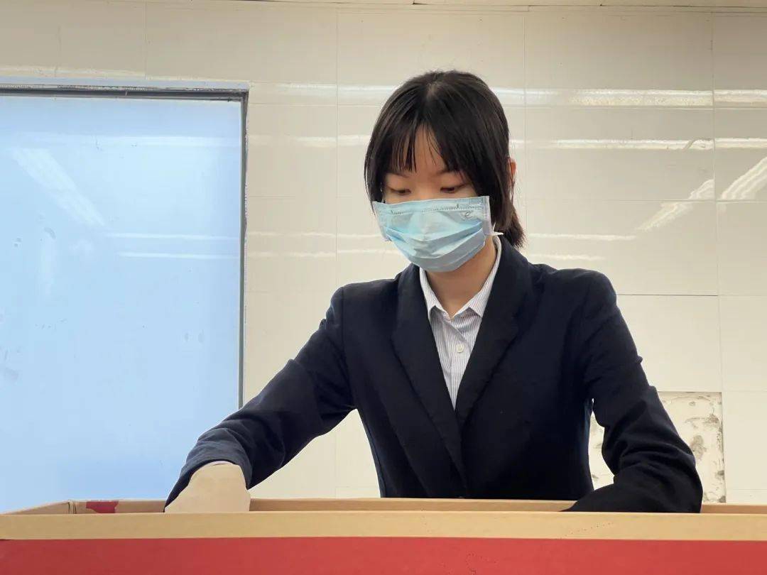 听听海口市殡仪馆这位95后女入殓师的故事→_黎德翠_化妆_工作间