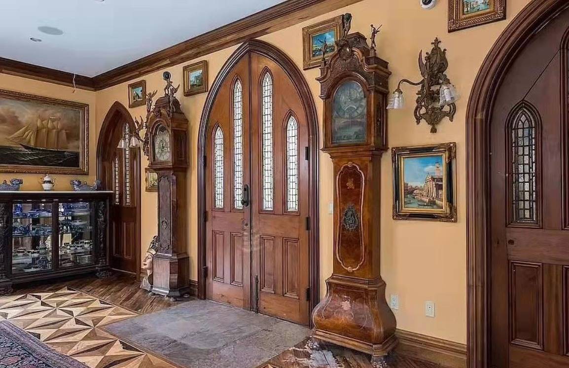 (城堡内部一角.)(城堡餐厅.