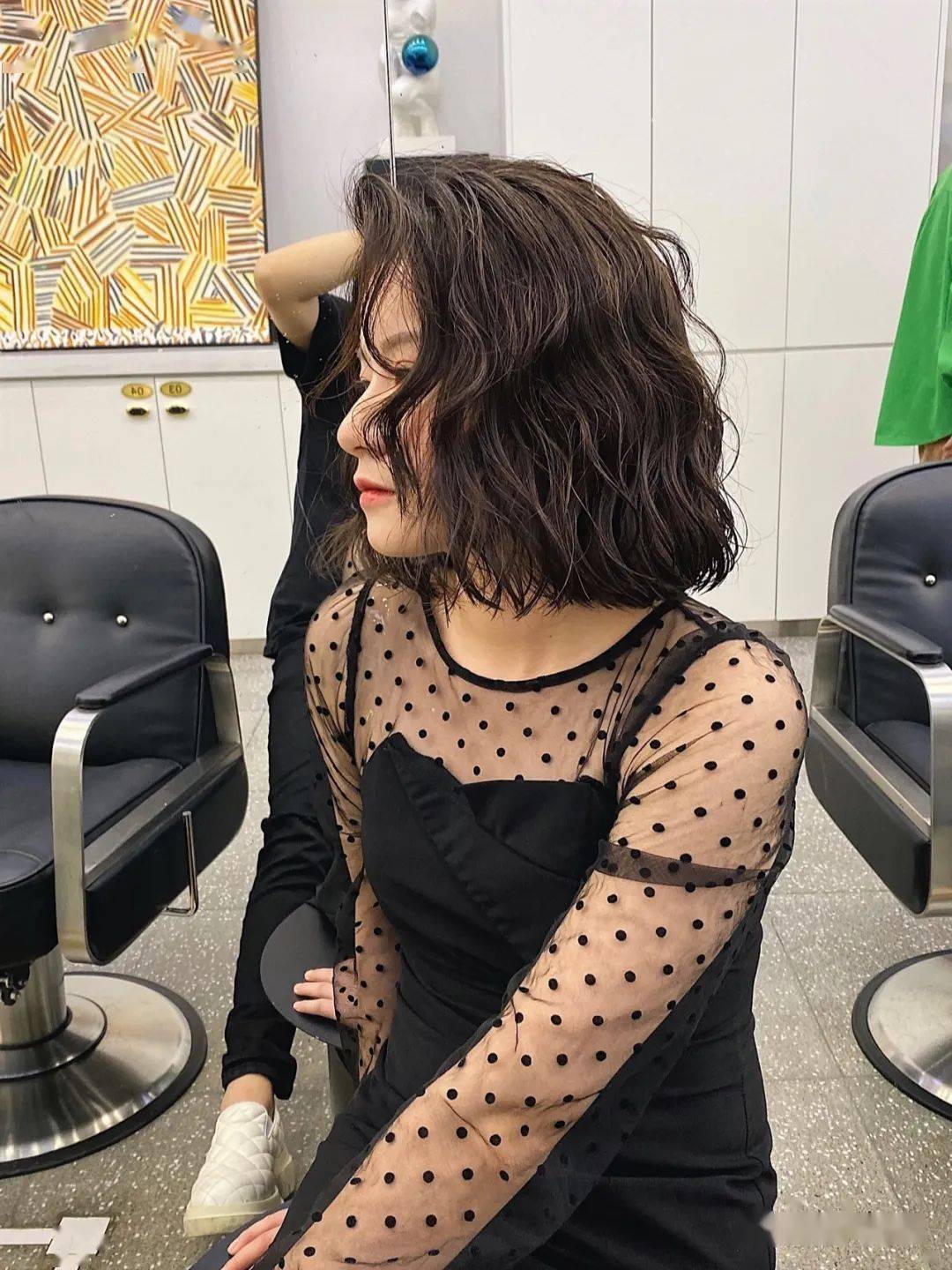 春风吹不乱的发型"免打理法式烫发"(懒人必备)_中国_卷发_形象