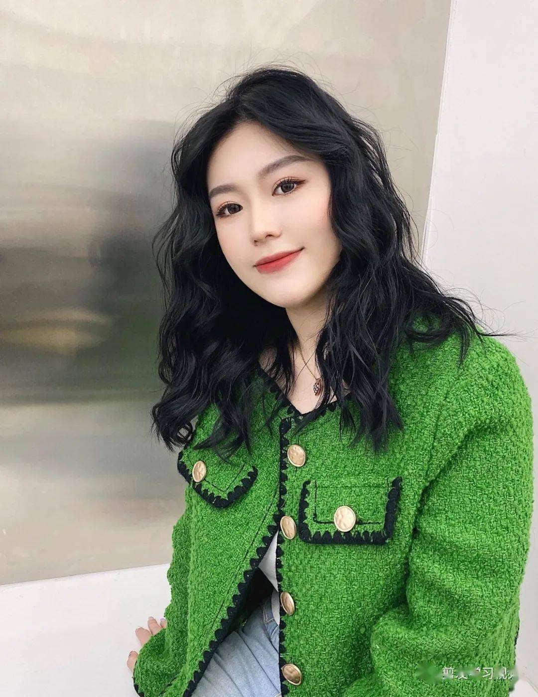 春风吹不乱的发型"免打理法式烫发"(懒人必备)_中国_卷发_形象