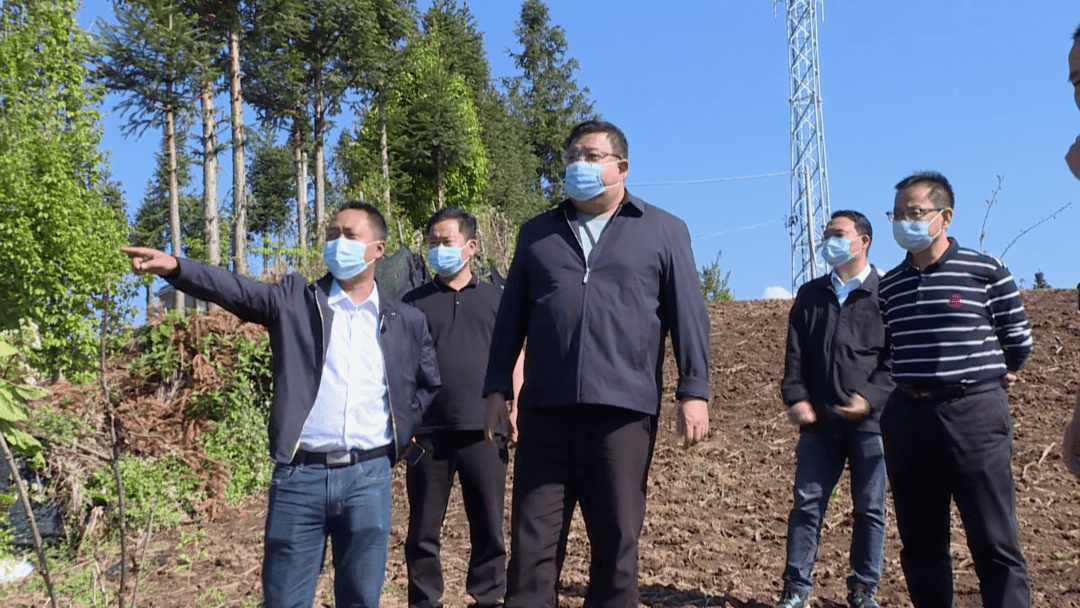 4月7日,县委副书记,县长文晓波到架车乡,车古乡