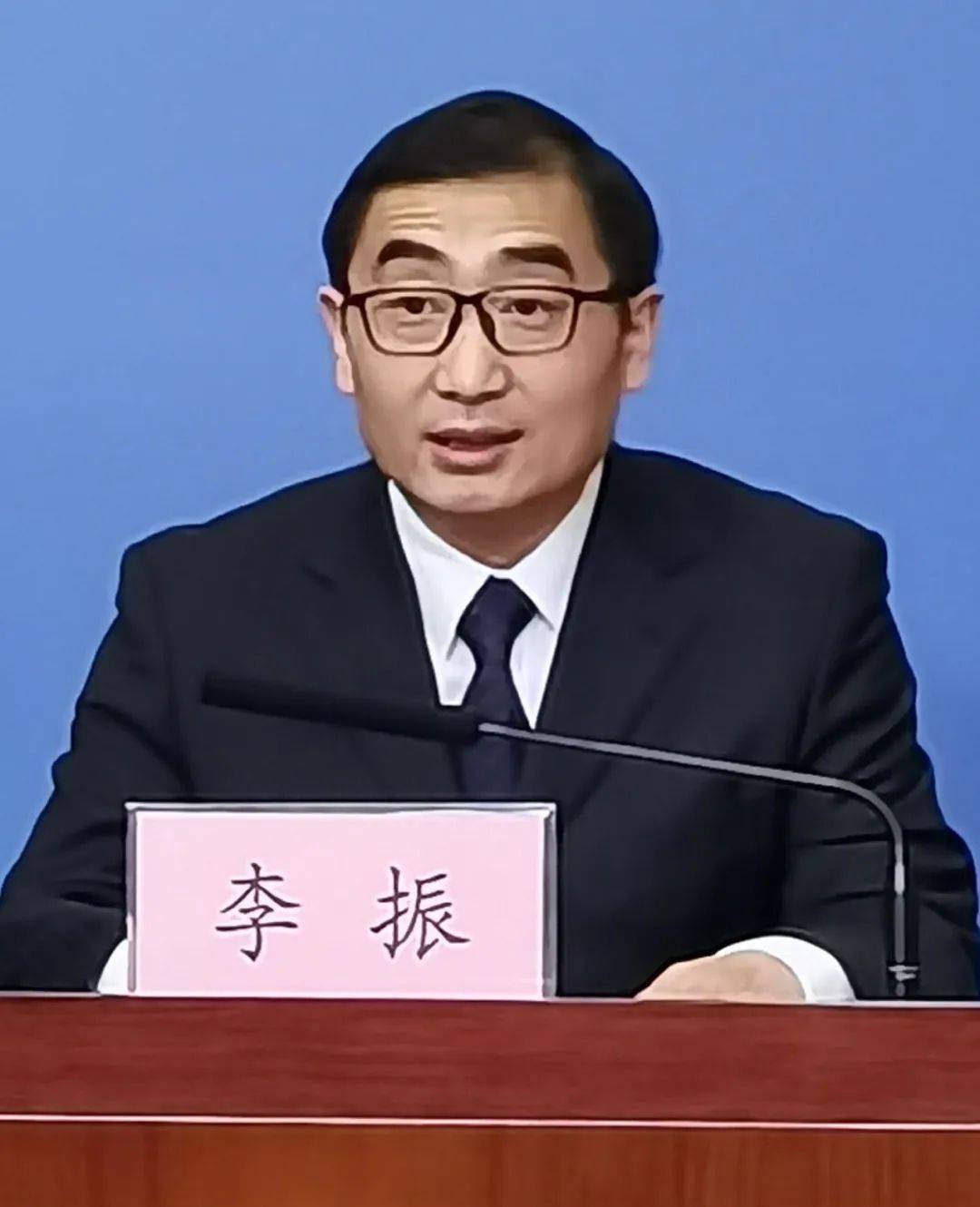 党组成员,副局长济宁市住房和城乡建设局李振疫情期间,我市住建部门在