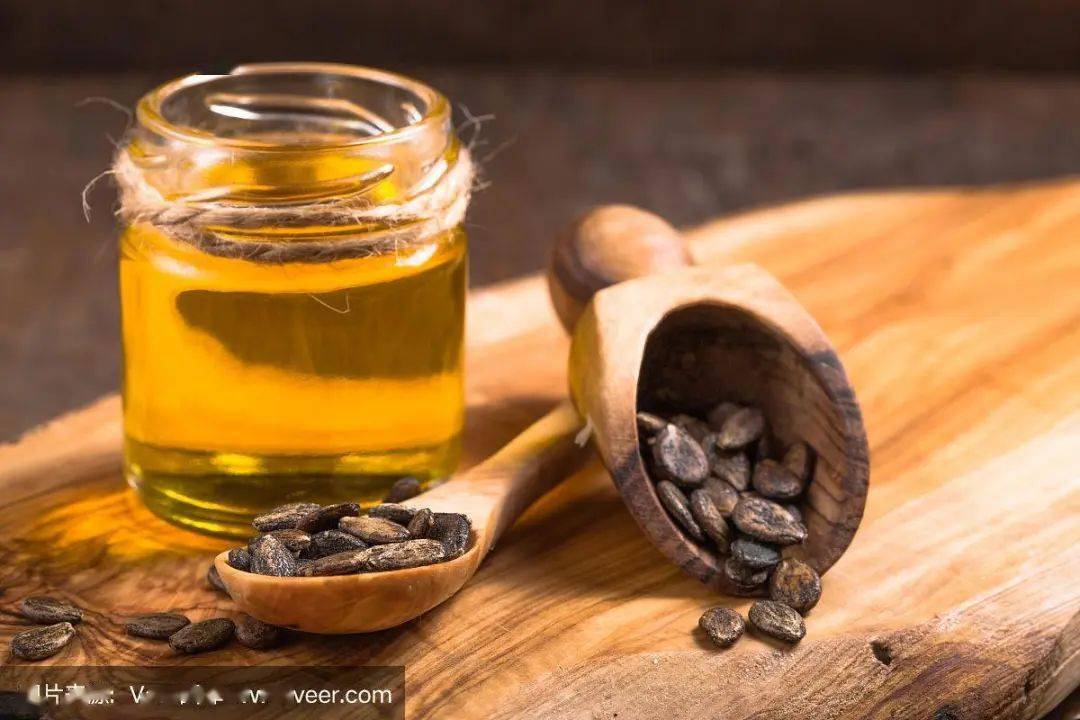 5西瓜种籽油香榧籽油是一种含不饱和脂肪酸含量较高的功能性油脂,以