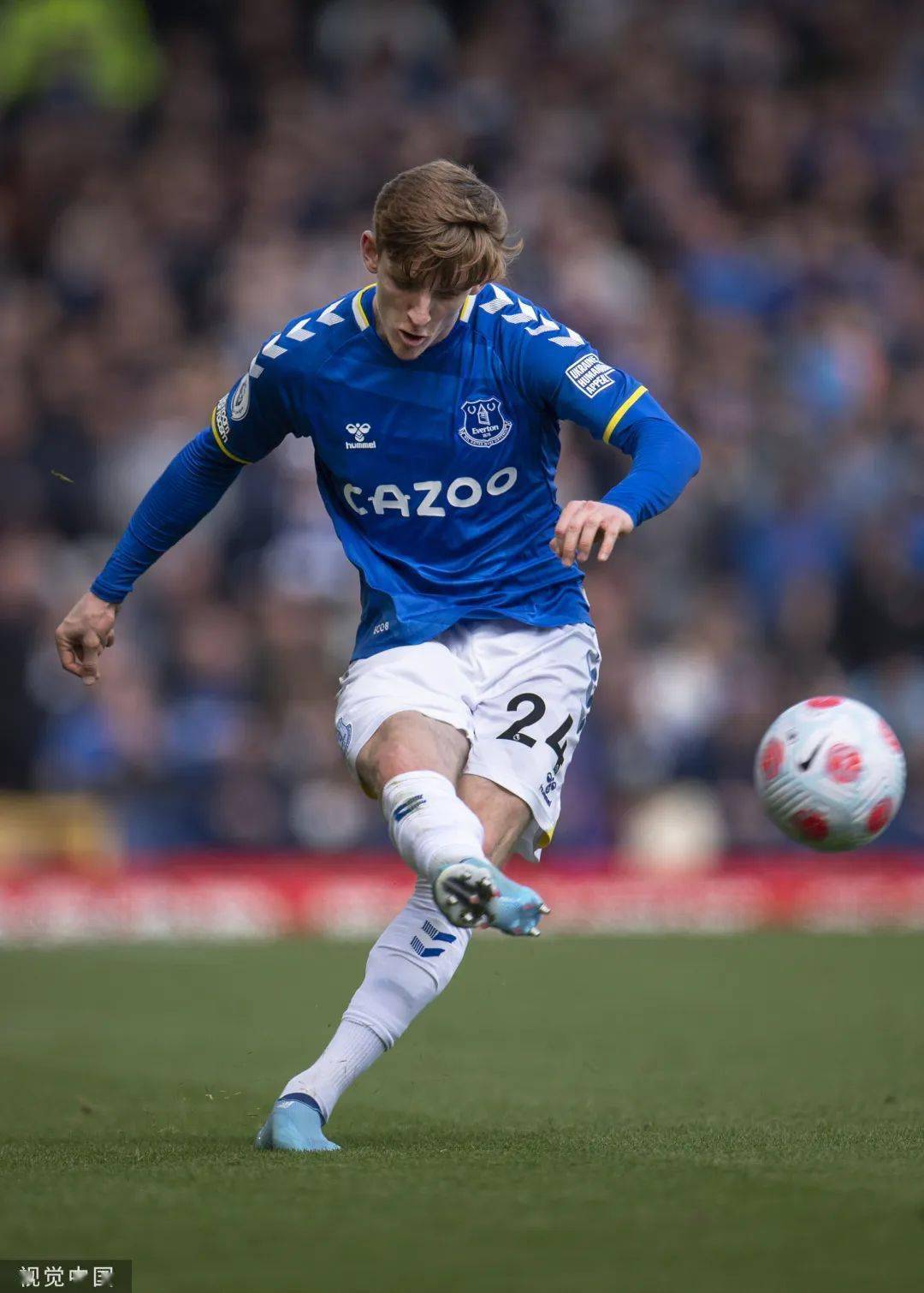 英超戈登致胜曼联不敌太妃糖孙兴慜带帽热刺狂胜维拉