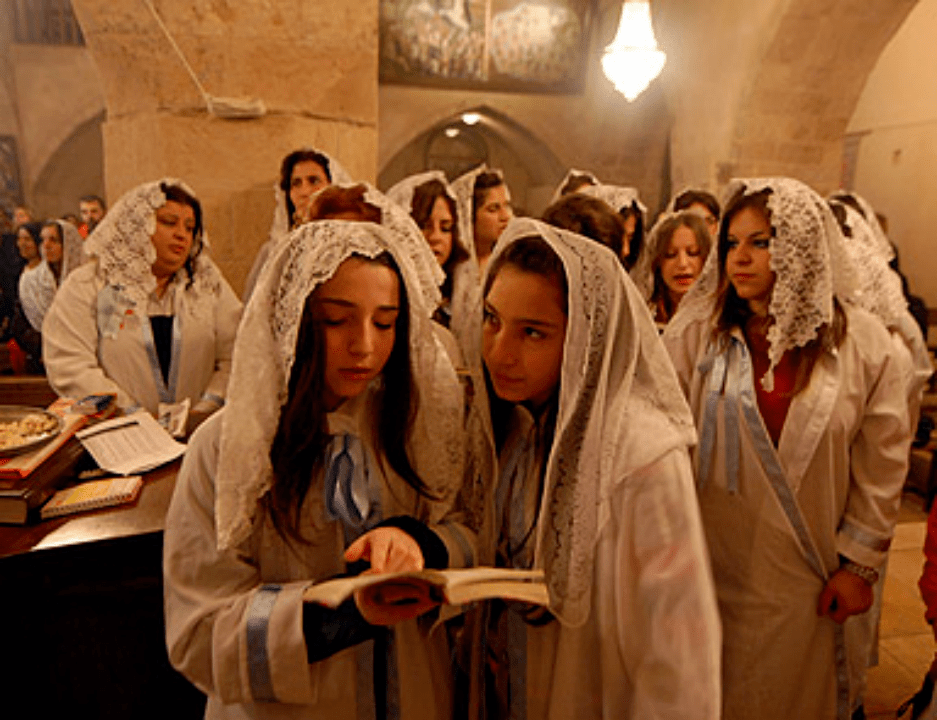 在哈塔伊居住的亚述人这张照片展现了居住在土耳其哈塔伊省住的亚述人