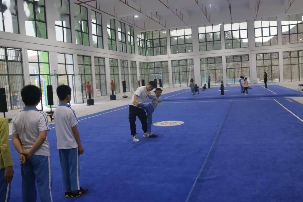 广宁县体育中心图片