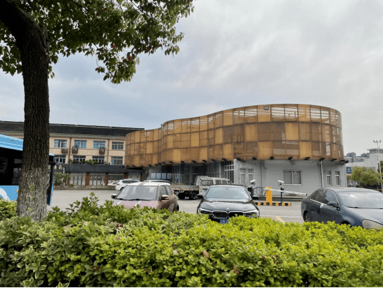 江阴长江大桥的锡澄高速公路也在云亭境内通过,云亭街道距离高速公路