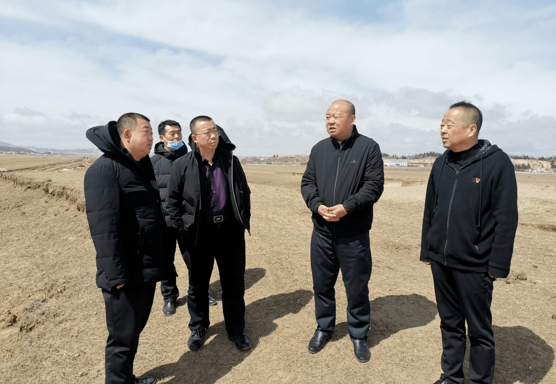 左右滑动查看图集张国华赤峰市翁牛特旗委书记743日,张国华调度环保