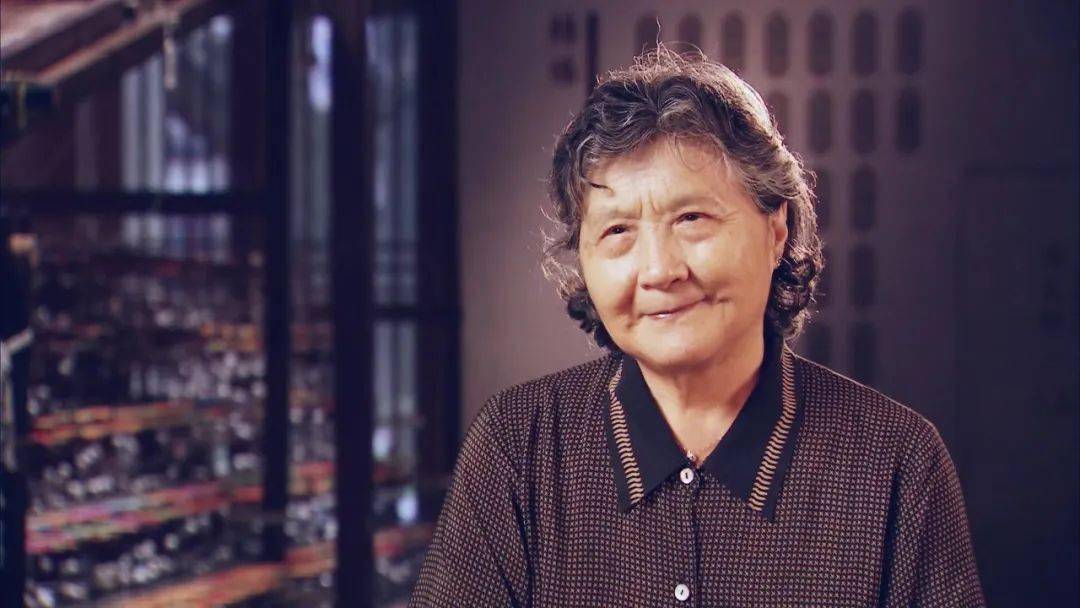 77钱小萍高级工程师,原苏州丝绸博物馆馆长,苏州大学客座教授,国家