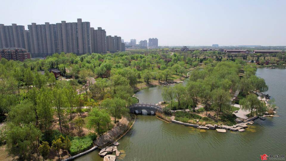 开封黑岗口调蓄水库绿树成荫景色怡人