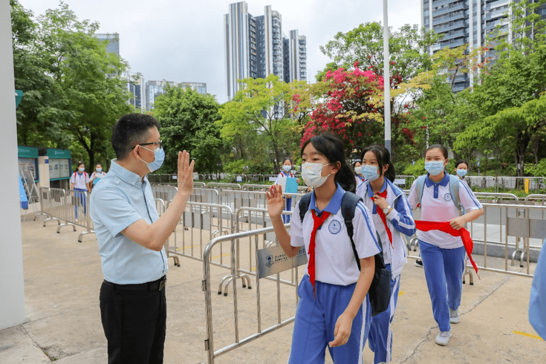 深圳多區中小學喜迎學子返校_福田區_師生_龍華區