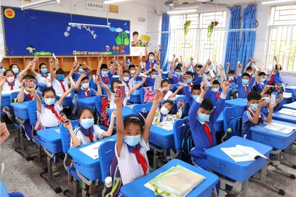 返校进行时龙华区近15万名小学生重启校园生活