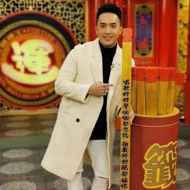 tvb小生陈国峰被评为疫情下最惨艺人靠一众老艺人捐钱渡难关