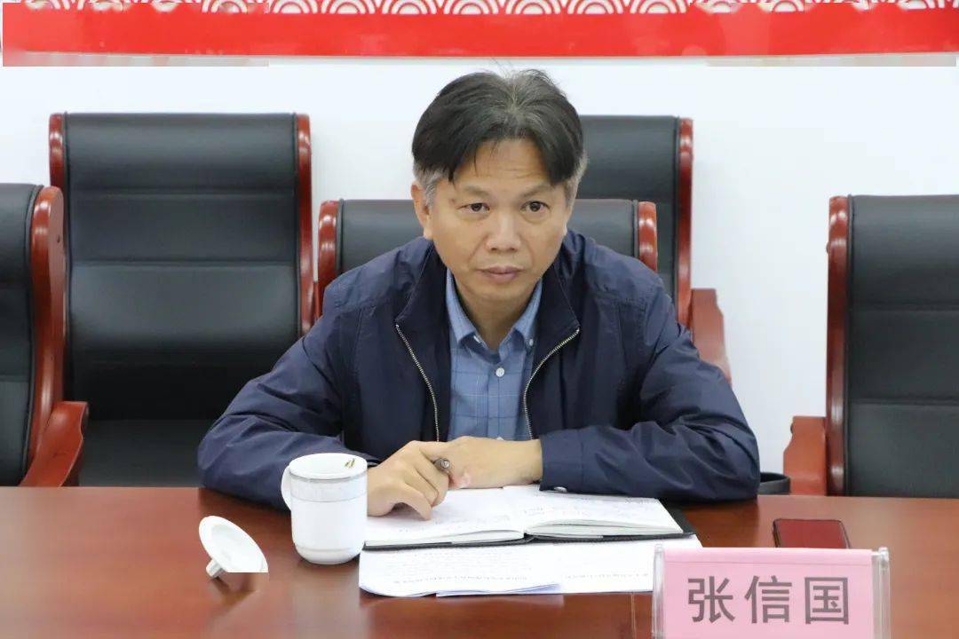 在岱山县委党校,校党委书记,副校长於国安就现场教学基地建设与党校