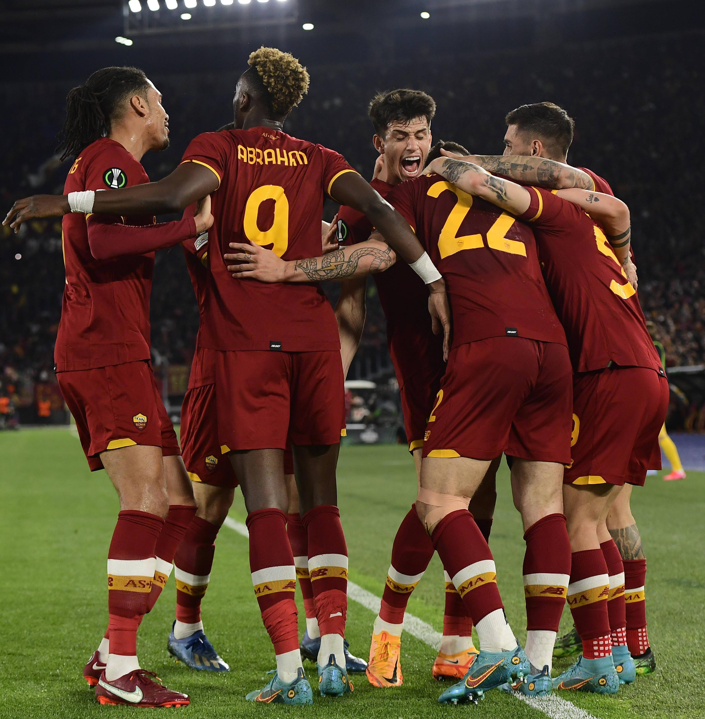 足球欧协联罗马队晋级四强