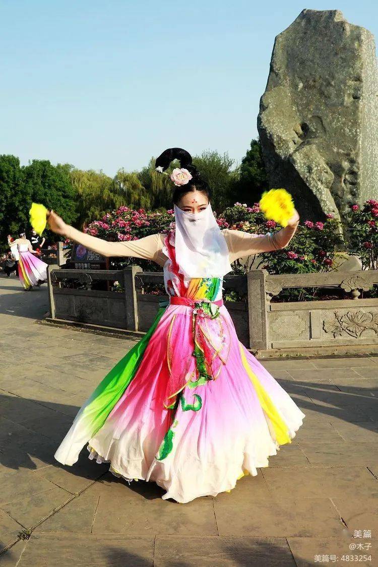 盛世牡丹舞倩影