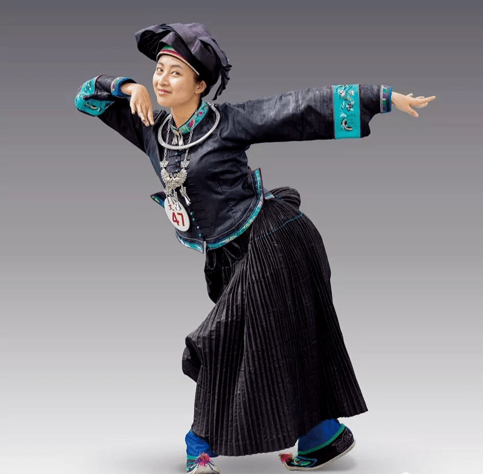 ​侬人与"鸟衣"_女性_民族_太阳鸟