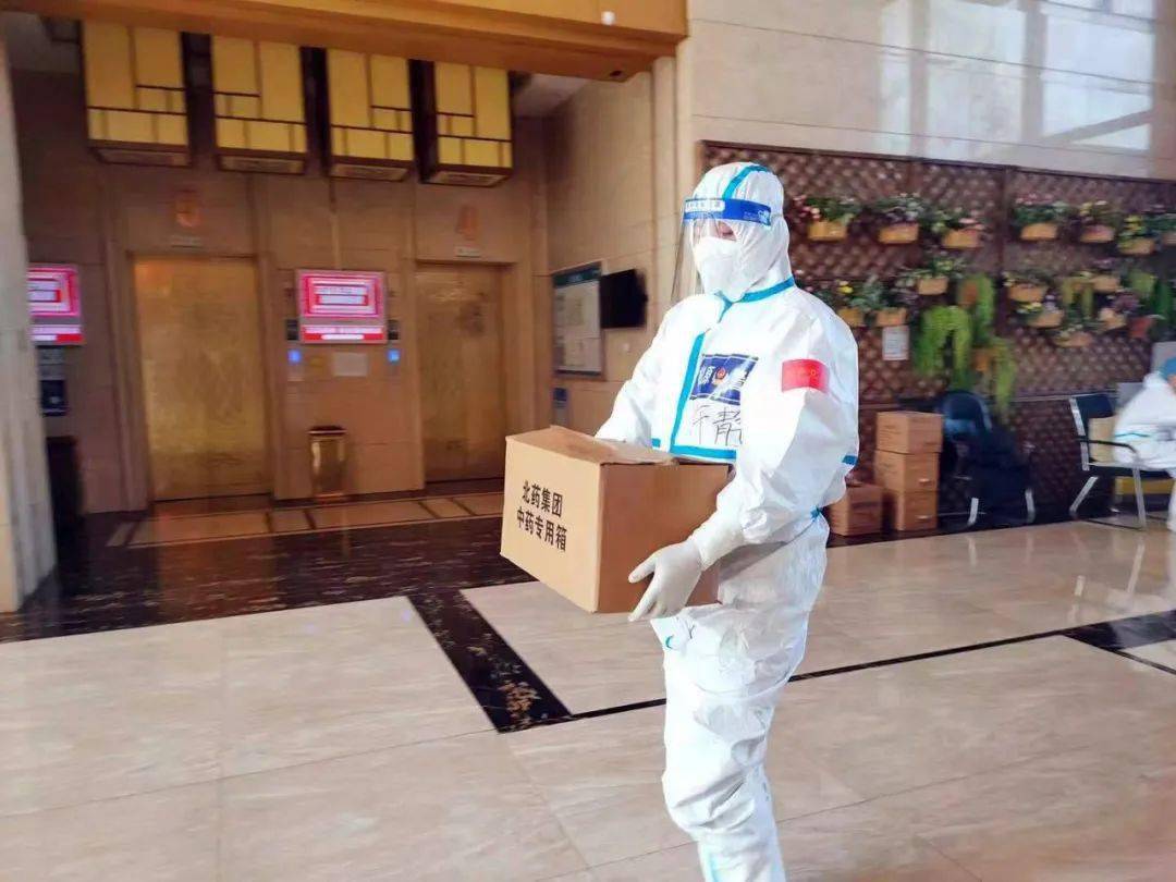 服务群众5890次,押送密接人员3次286人,押运核酸检测样本4次7