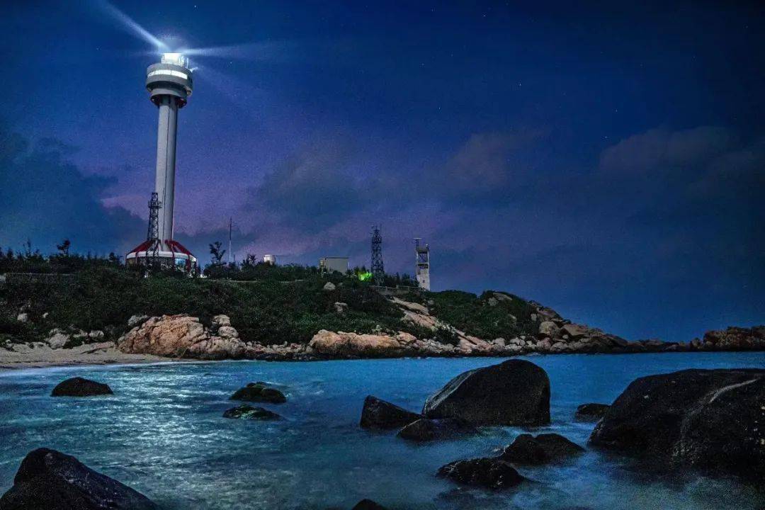 作家美文坚挺的木兰湾灯塔陈泰才