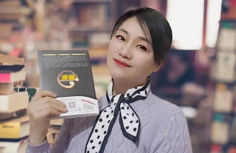 诵读:七音度本名孙夕雅,曾担任政法电视节目主持人.