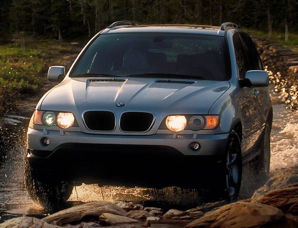 宝马x5豪华suv历代亮点分析