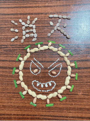 (用米粒拼出的大白图案.