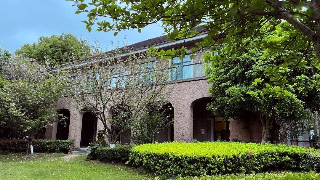 拍卖温岭市城东街道玫瑰湾小区主会所南幢房屋租赁权