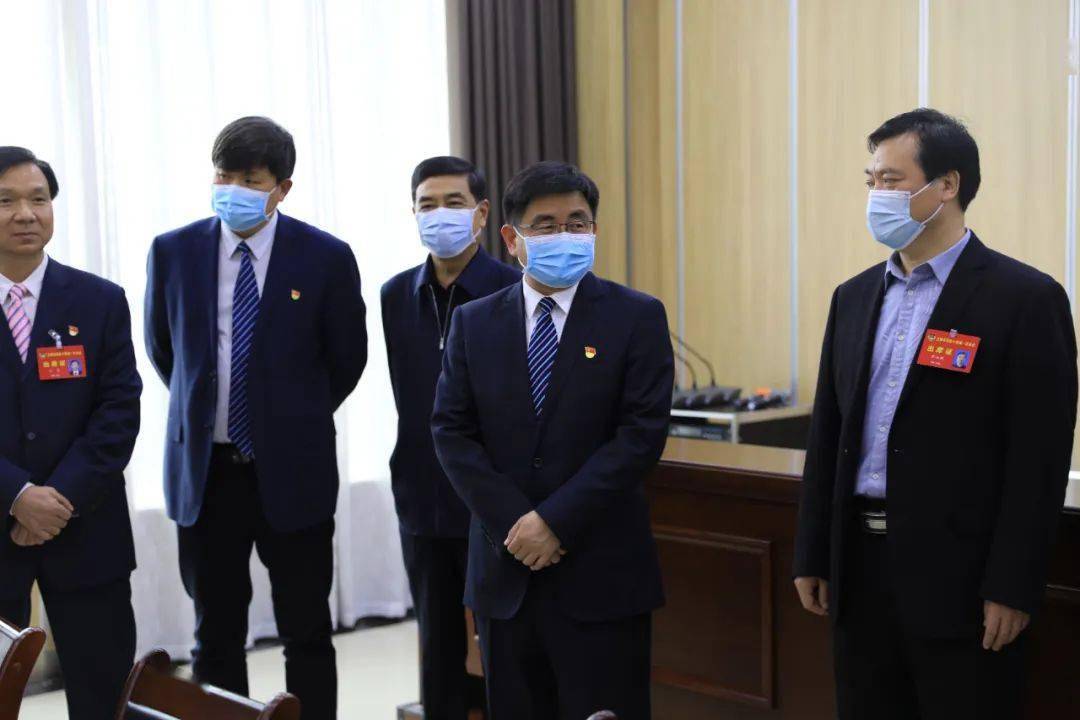 市政协党组书记孙勇及市政协其他领导同志崔福明,李予涛,徐东山,秘书