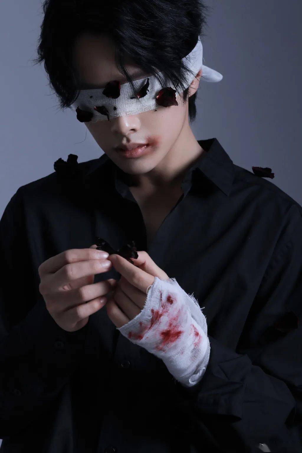 每刻美丨别有味道的伤痕妆