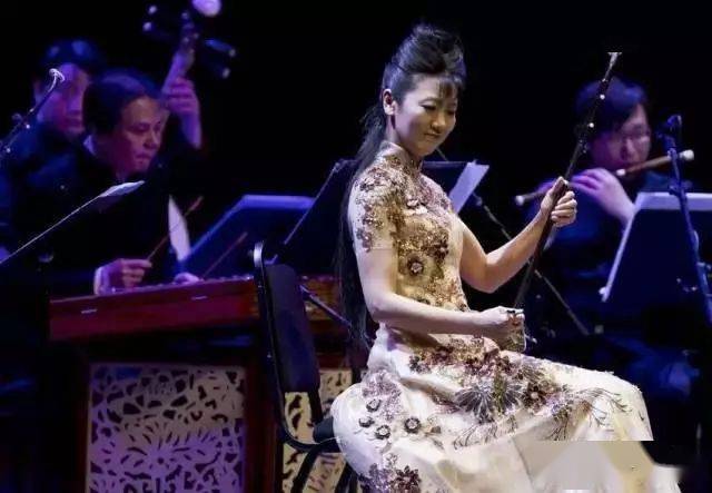 姜克美二胡演奏月亮有多少人能拉出这味道