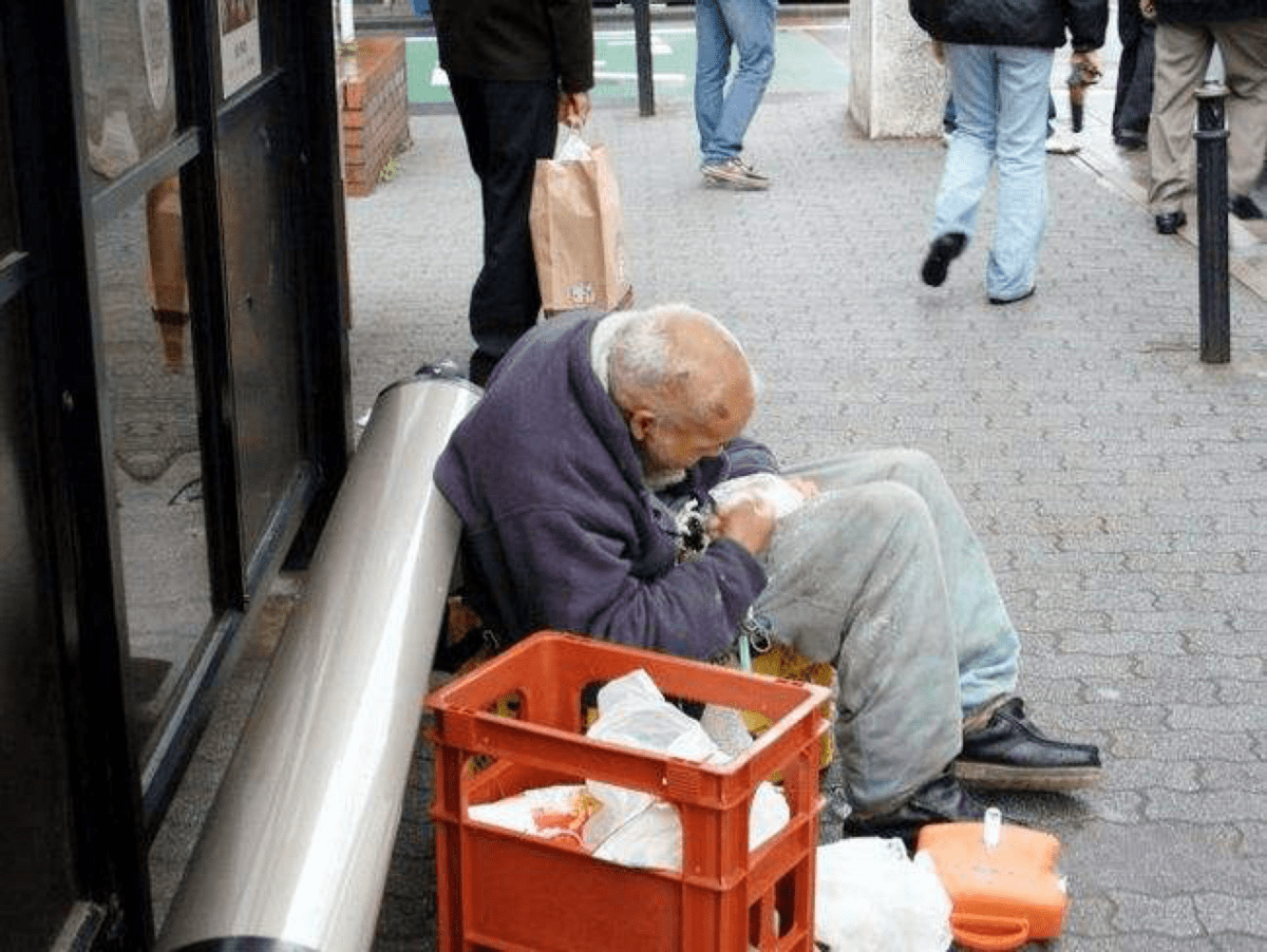 原创贫穷问题已成日本枷锁平均6人中就有1个穷人这是怎样的概念