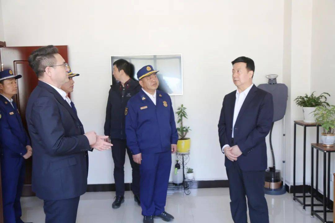 唐国忠总队长深入固原市消防救援支队调研指导工作