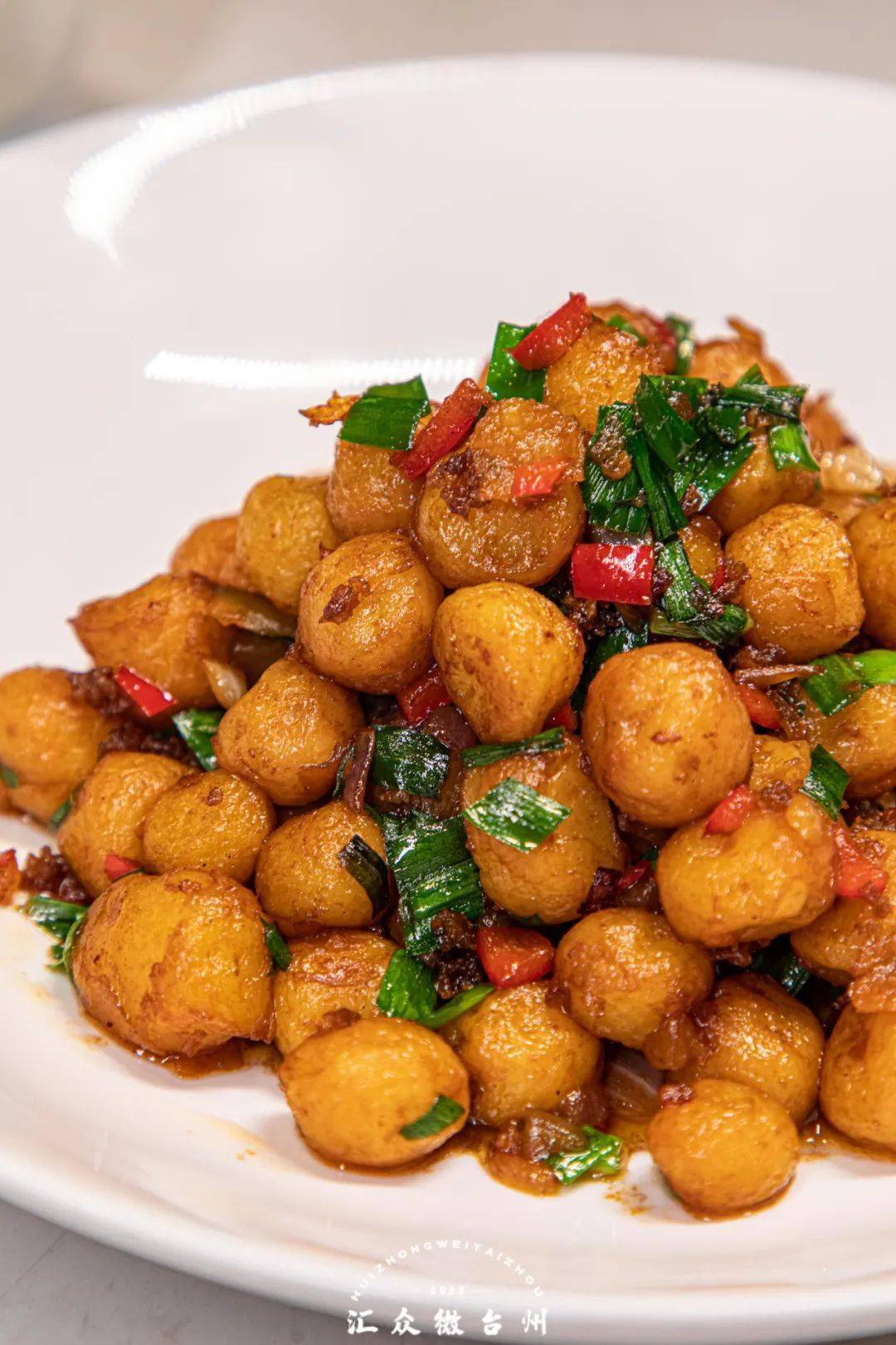 还有红虾,猪肉冻,糖醋里脊,海味仔排,珍珠土豆……都是地道的台州味