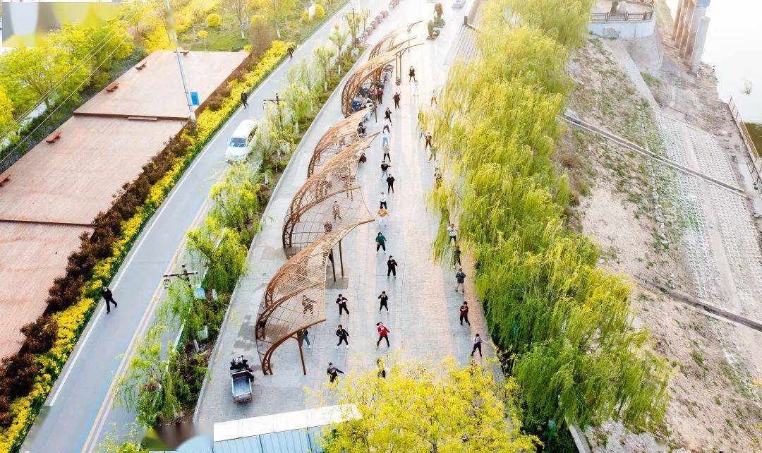 故城县大运河风情公园成为当地群众休闲娱乐的首选地.