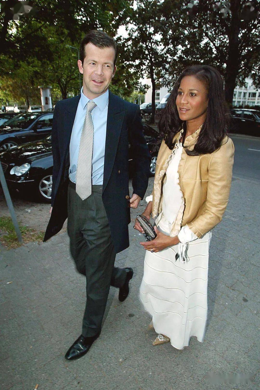 比王子大11岁的黑人王妃如何嫁进最富有王室她比梅根厉害多了