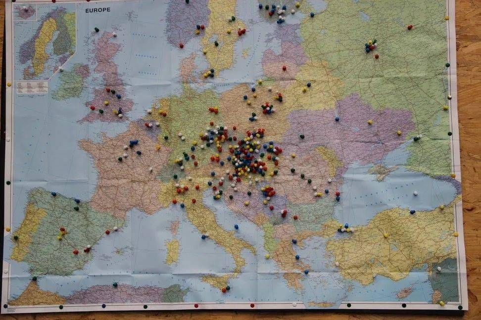 地图在模森还有那么一面模型墙毫无保留地和全世界交流将自己的理念和