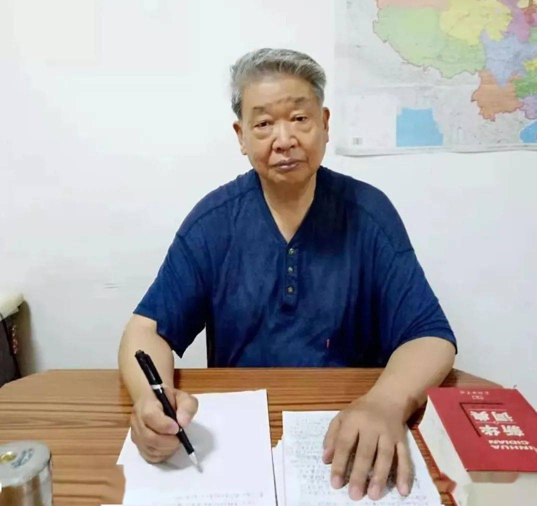 1965年7月毕业于陕西师大物理系,祖籍乾县梁村镇大卜口村,居住西安.