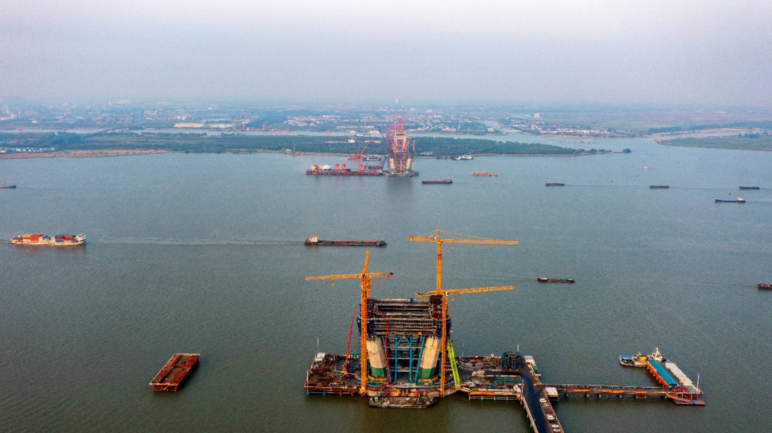 重大项目建设进行时争分夺秒加快交通重点工程建设