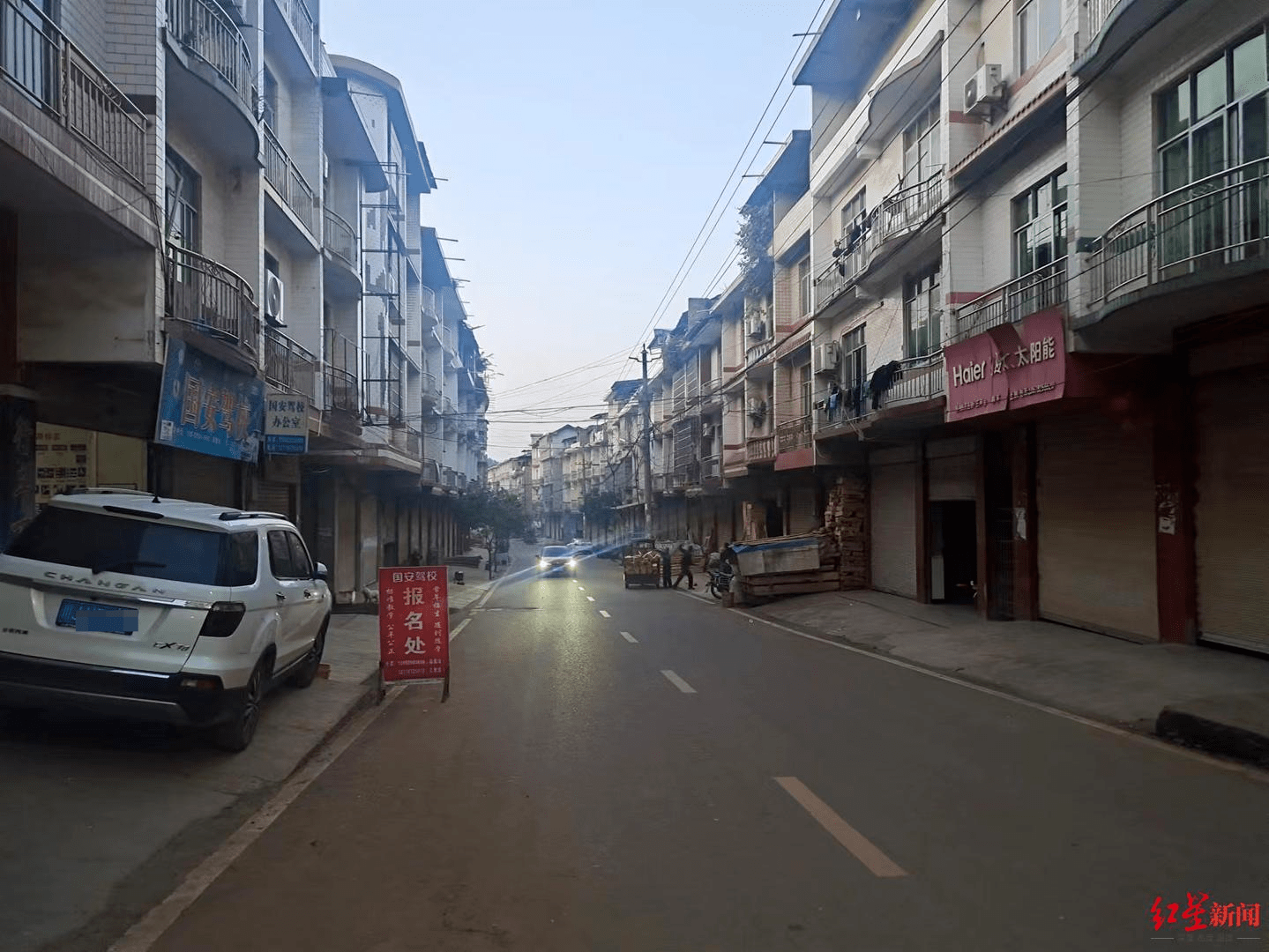 对孩子的期待比较高实际上,不止四川蓬溪县三凤镇存在"陪读妈妈"现象