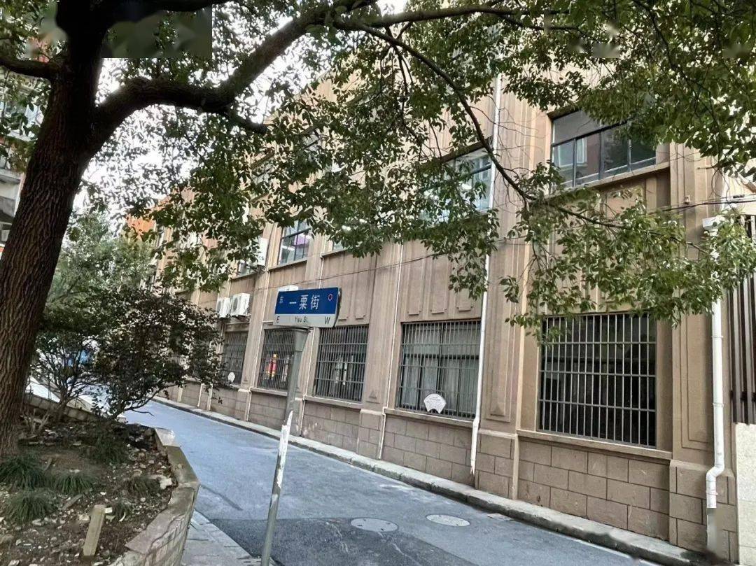 旧址分别在今文庙路的铎庵,今青莲街的青莲庵和位于学前街一粟街东南