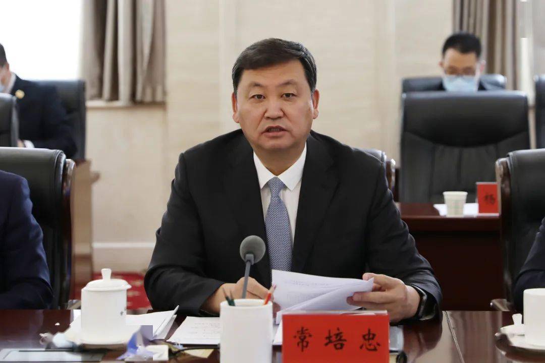 市人大常委会与一府一委两院领导联席会议召开常培忠主持