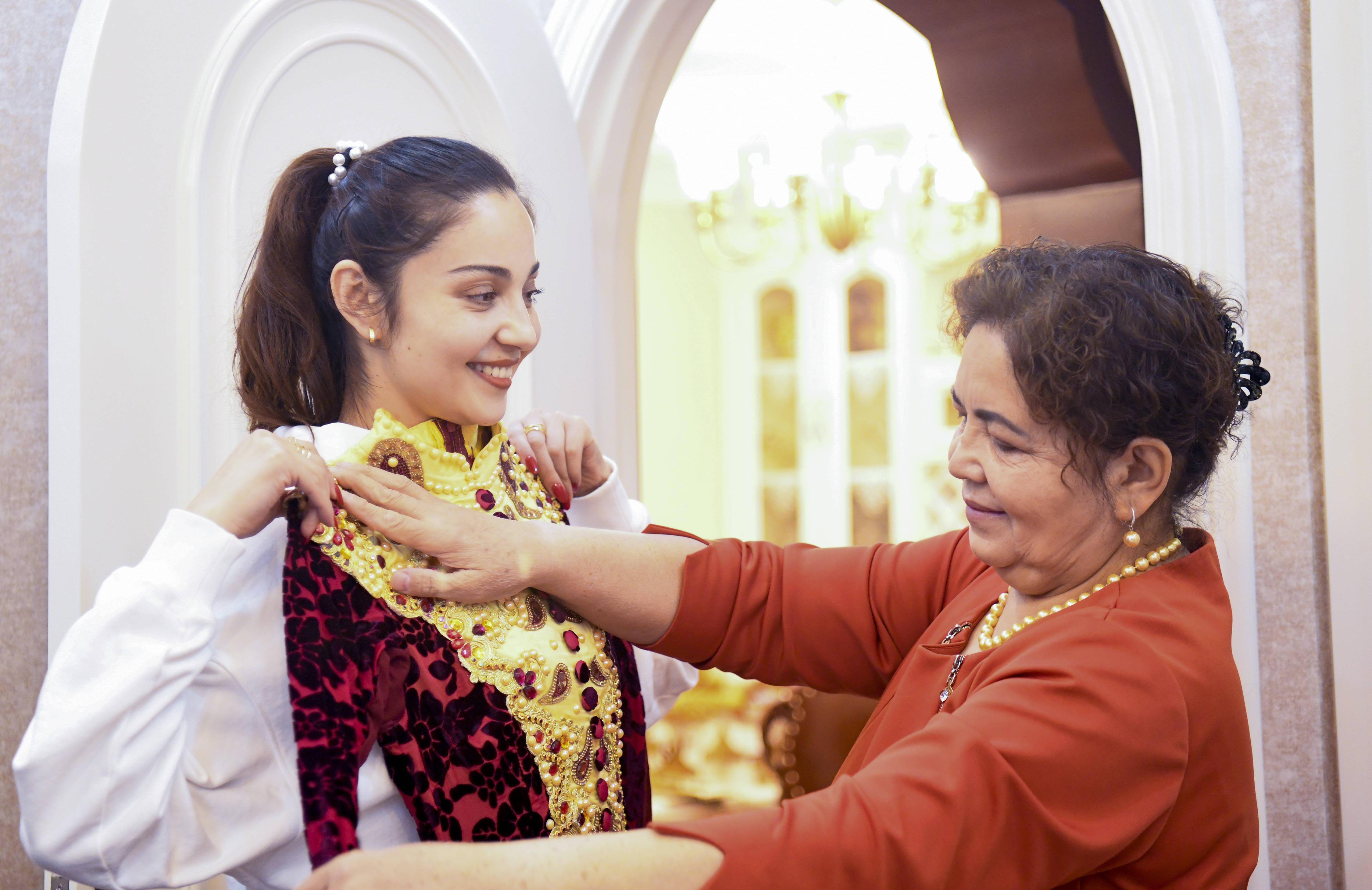 马依热:用舞姿与历史对话