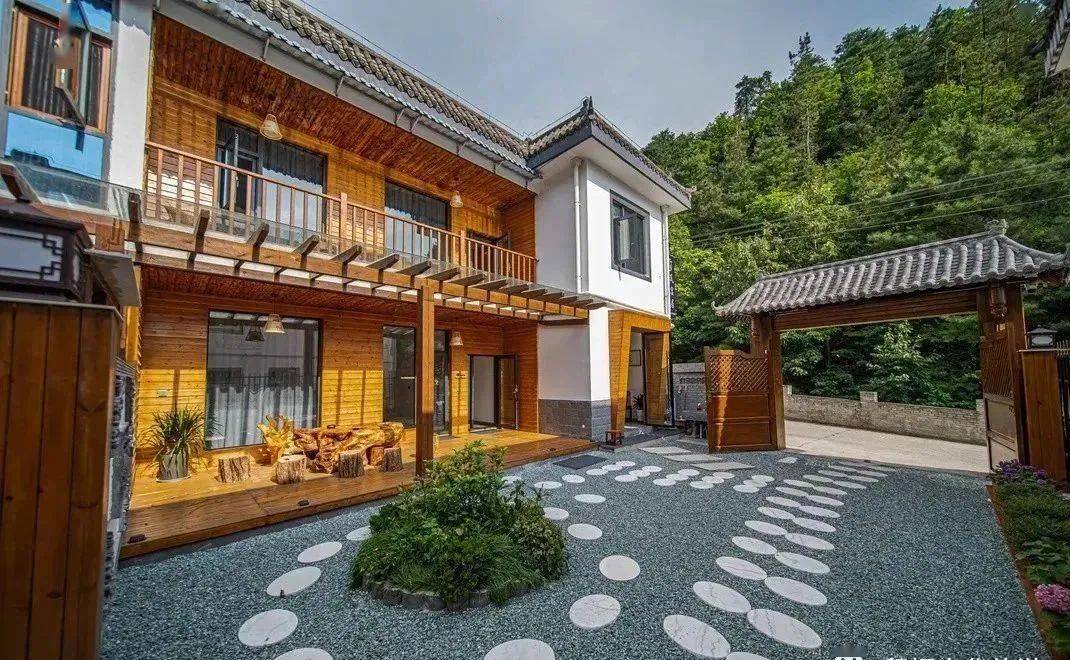 地址:县城瓦窑沟第十排民宿14紫柏山里地址:留侯镇闸口石村15山舍地址