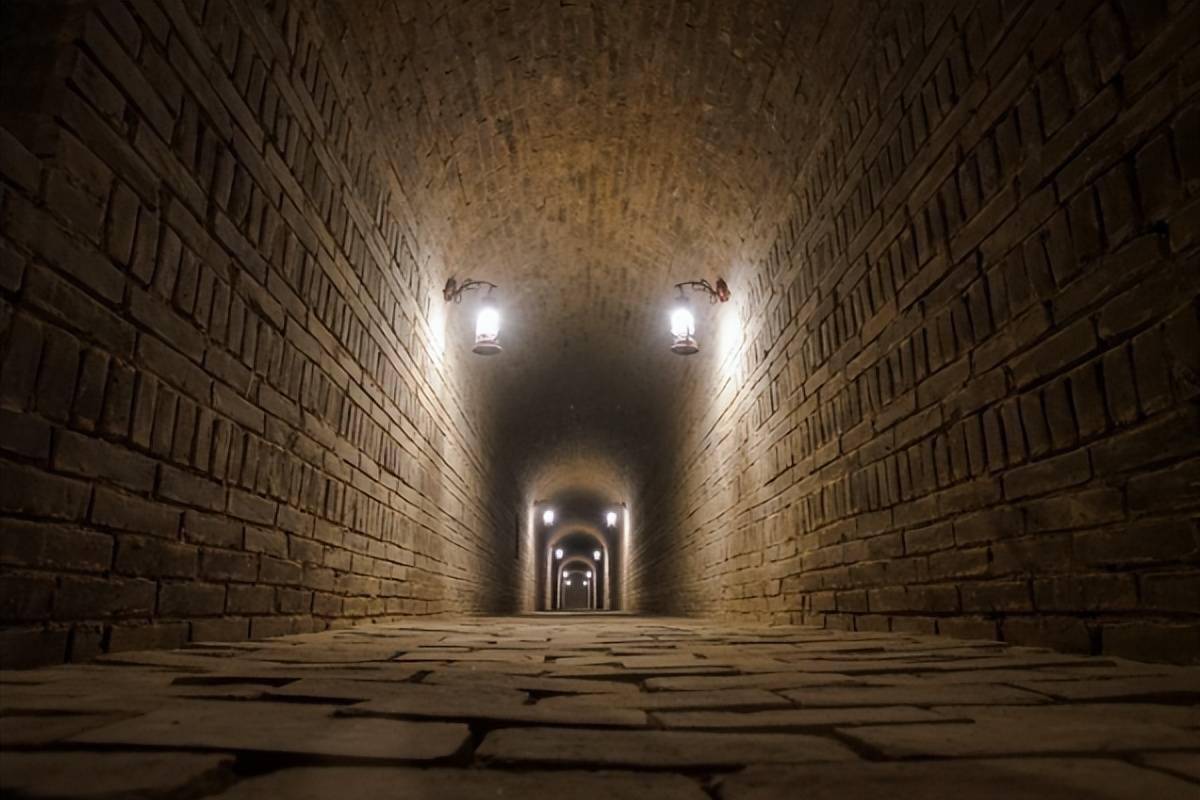 年,河北暴雨冲出古代神秘军事地道,规模大过秦始皇陵_村民_洪水_地下