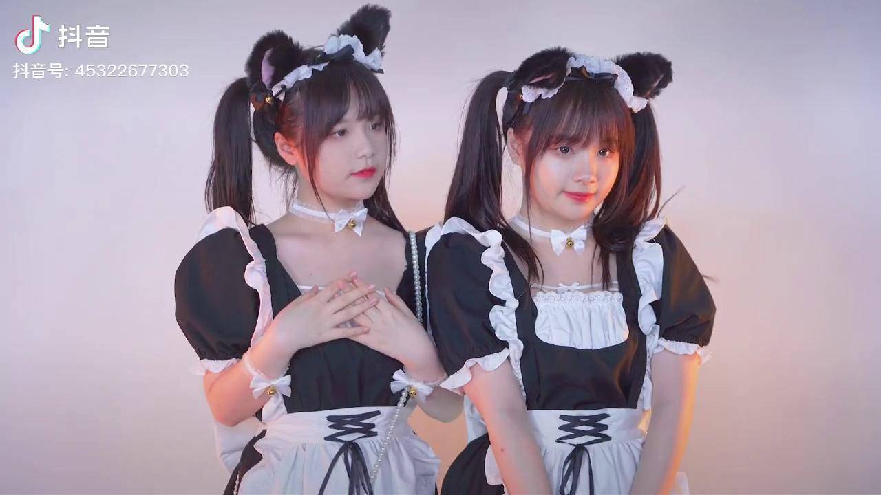 惟妙惟肖啊你是八个冬菇吗chinajoy2021可爱女仆装双胞胎姐妹