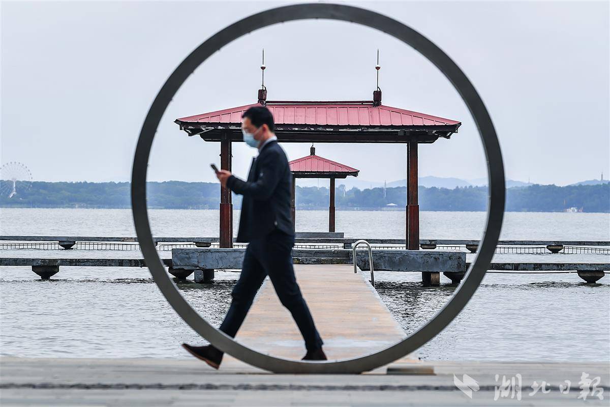 圆形取景框,来往皆入画_朱熙勇_景观_景区