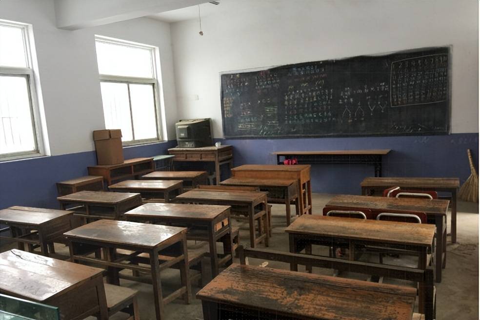 2006年,80后女大学生不顾劝阻,卖掉家产到农村支教,结果如何?