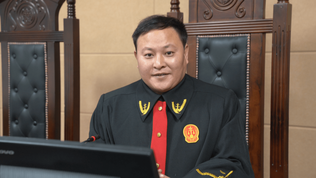 不让法徽上的天平倾斜人民的好法官孙志伟上集