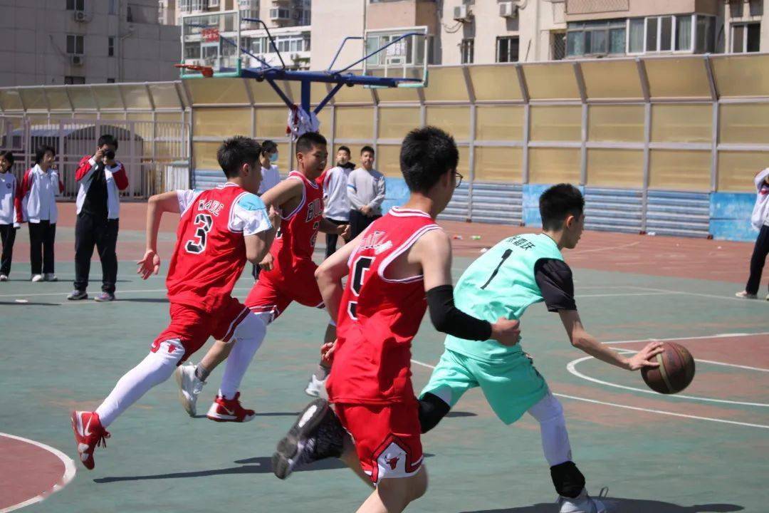 学生风采丨青出于篮精益球精海实初二年级篮球比赛