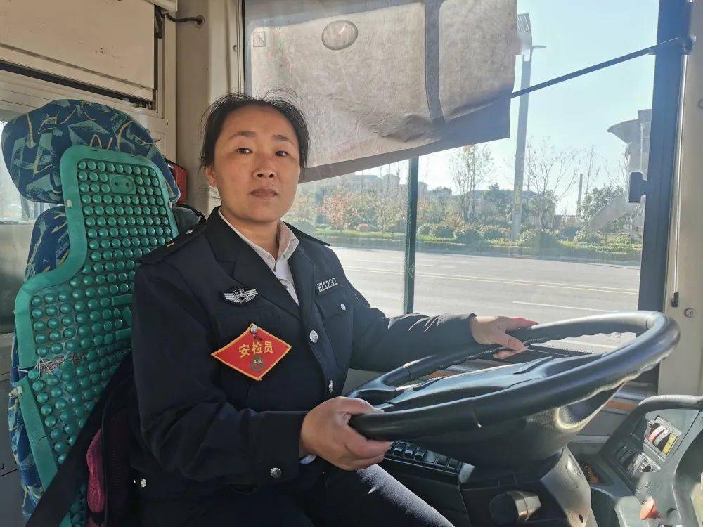 【坚守岗位】5路朱艳芳:用坚守诠释"劳动最光荣"_朱师傅_工作_运营